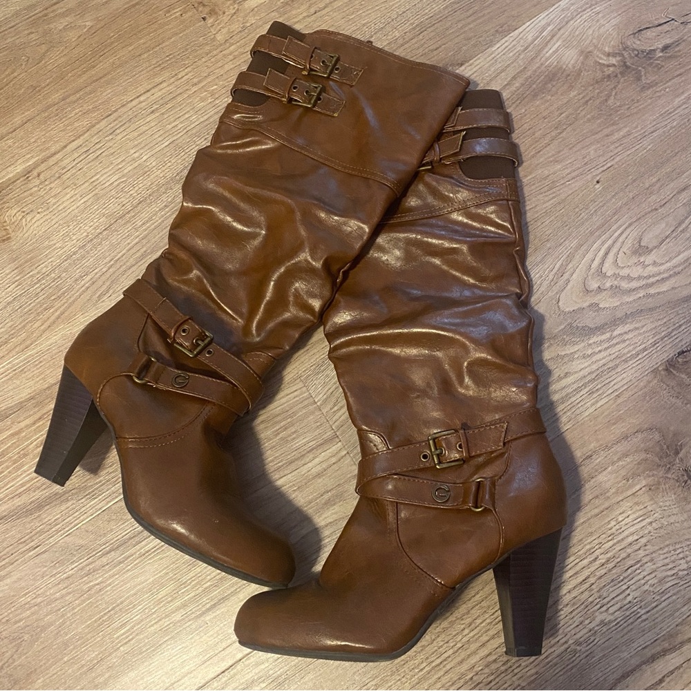 Guess brown boots